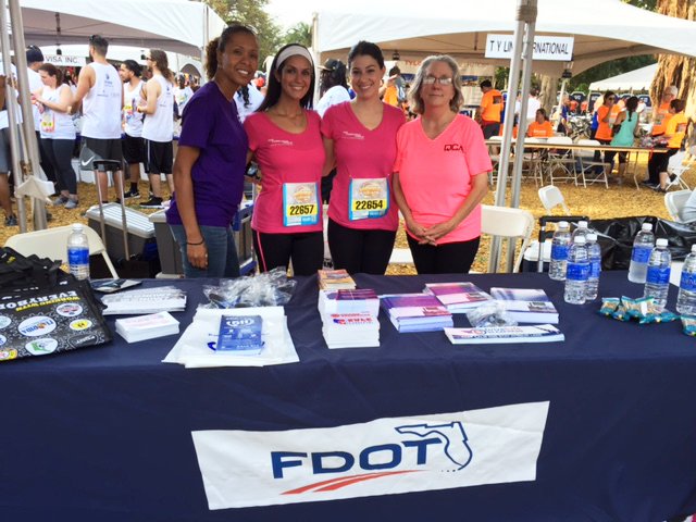 MyFDOT_Miami's tweet photo. Drive Safe 95 Express Team and Drive Safe Team @Mercedes-Benz Corporate Run #MBCR2016 #drivesafe95express https://t.co/40W2YSH5co
