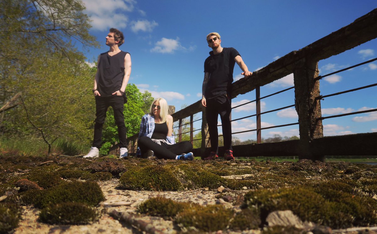 janmeyer's tweet photo. searching for secret places ☀️ @MelinaSophie @andreschiebler https://t.co/xpxF4T8sTS