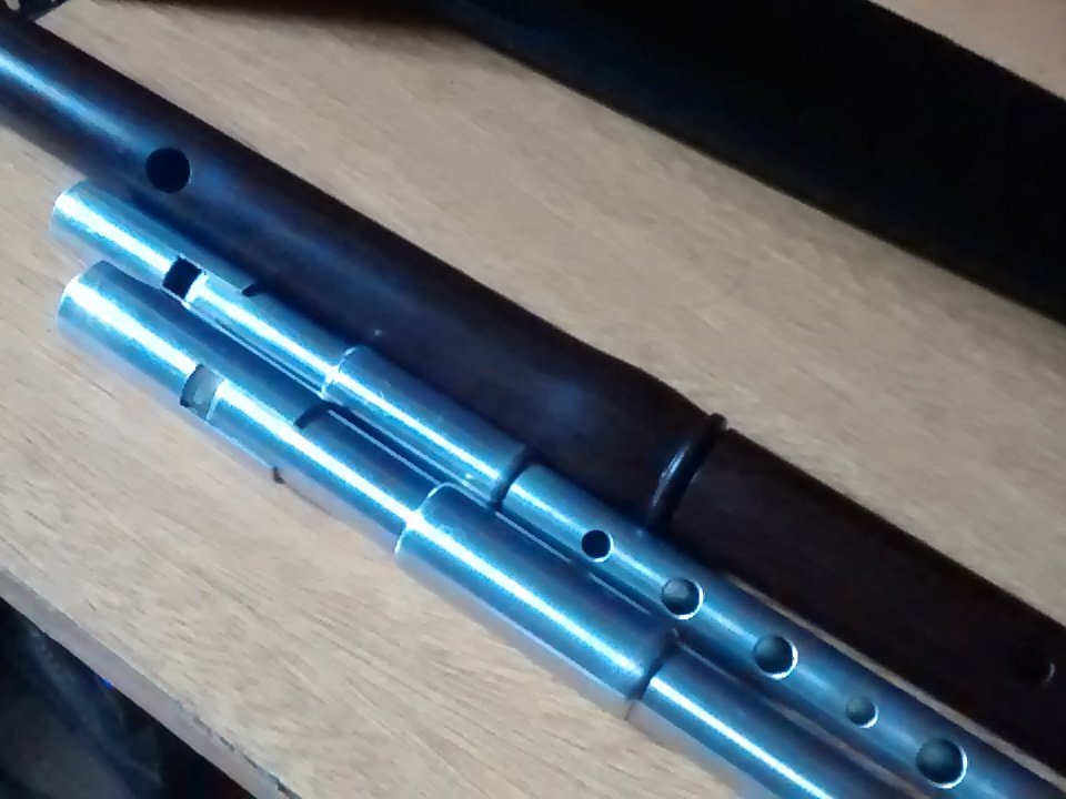 santigaitero's tweet photo. Hoy toca #estudiar #fluta #tinwhistle #irishflute #BuenLunes #BuenaSemana https://t.co/bL3aJekU1s