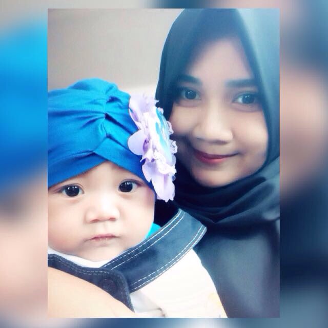 Disarizki_'s tweet photo. Loveyouchaaa😘👨‍👩‍👧👸🏼👧 https://t.co/CbV8cxDATl