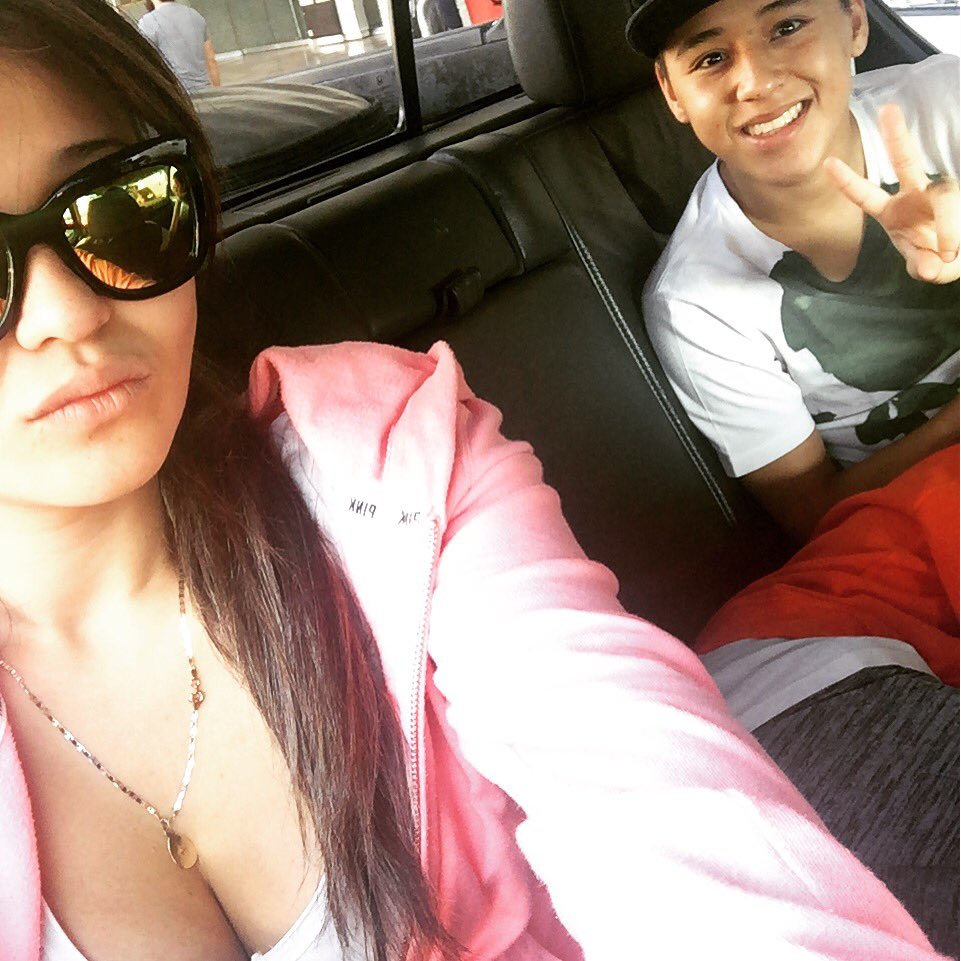 GOMITA_OFICIAL's tweet photo. Vamonos @lapizito123 😘😘 ✈️✈️ https://t.co/iv2e8DBLcM