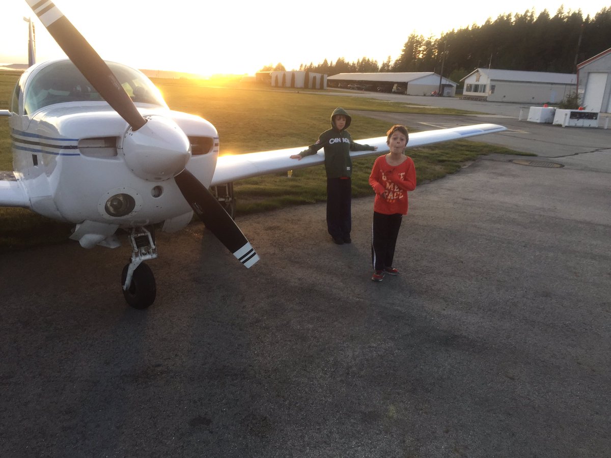 airshowTV's tweet photo. Powell River for dinner https://t.co/qK9y5kmqtT