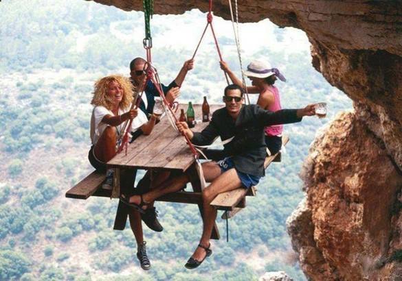 EcuadorDon's tweet photo. @LiberatorMMXVI Hi David! Sunny &amp; Comfy! Great Day For A "Gubba Rum!" Picnic! My Diver Partner's From Norway AreHere https://t.co/5QA856bMTr