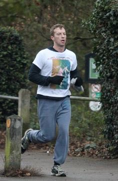 coldplaypolls's tweet image. Get you a man who can do both