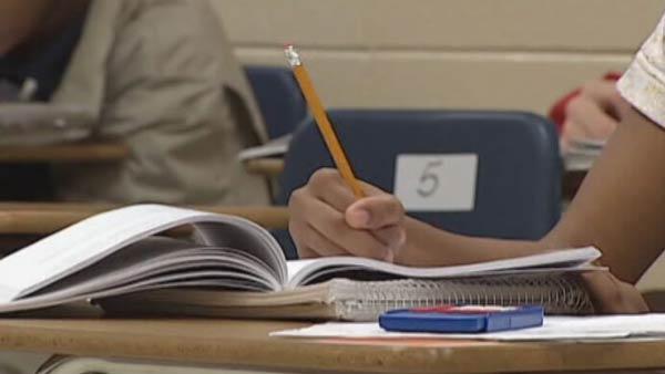 WAFB's tweet image. Louisiana high school graduation rate reaches all-time high.
bit.ly/26KPBKM