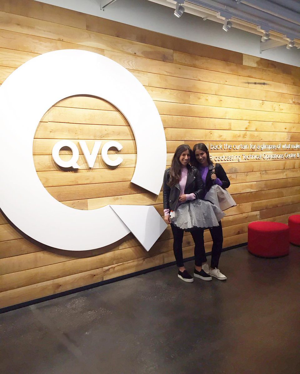 HandbagRaincoat's tweet photo. Getting out of the rain today and going LIVE on @QVC at 12pm - tune in to see #HandbagRaincoat! ☔️ https://t.co/E4DmckaU0t