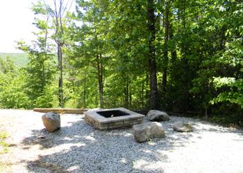 BrcRentals's tweet photo. Skycrest is #CabinoftheWeek ! 3 br w/hot tub, fire pi, pool table, views &amp; more. https://t.co/EuxuyJQ8rJ to book https://t.co/3nJFXAYJW4