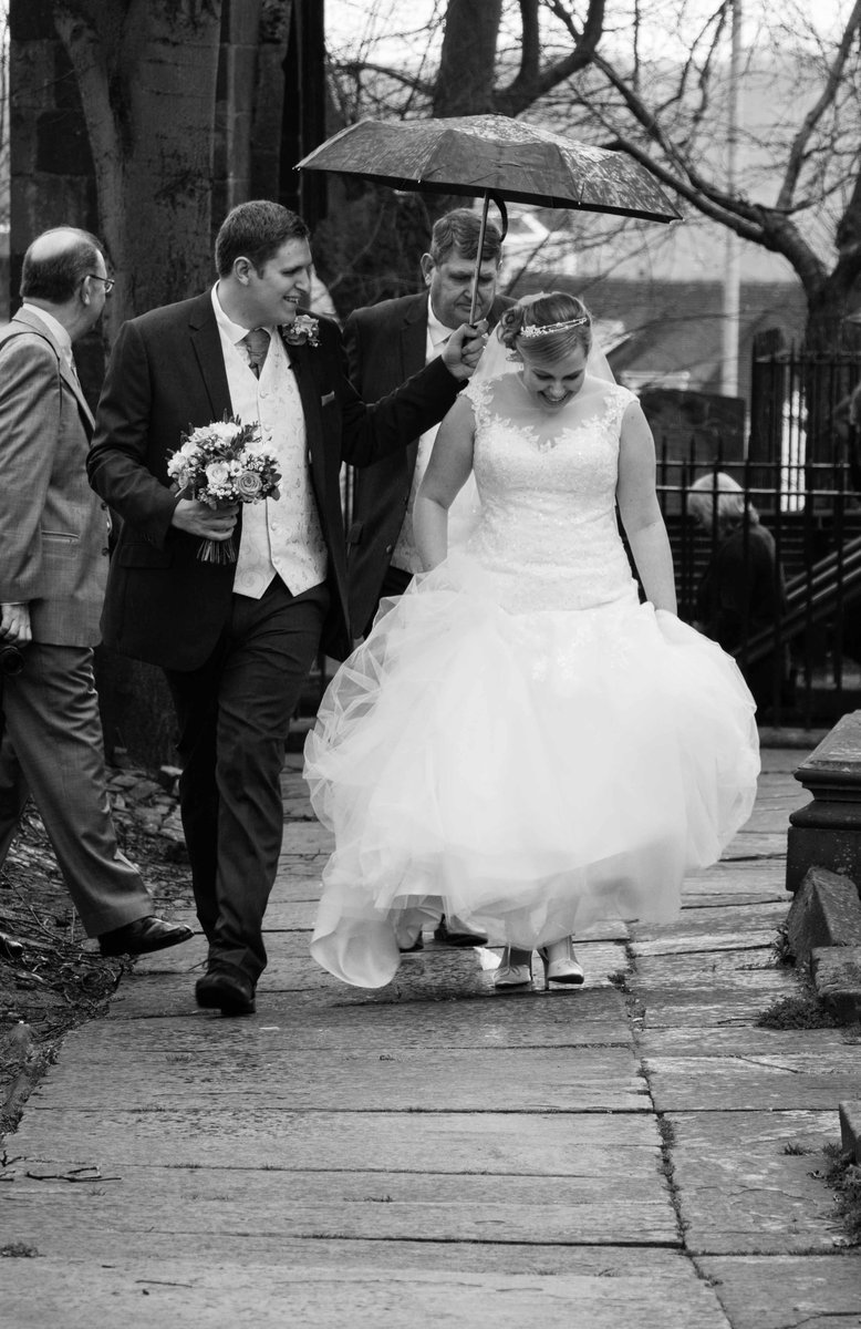 S_McPhotography's tweet photo. #wedding #photography #dorset #leek #raining https://t.co/XRkaVtBTDY