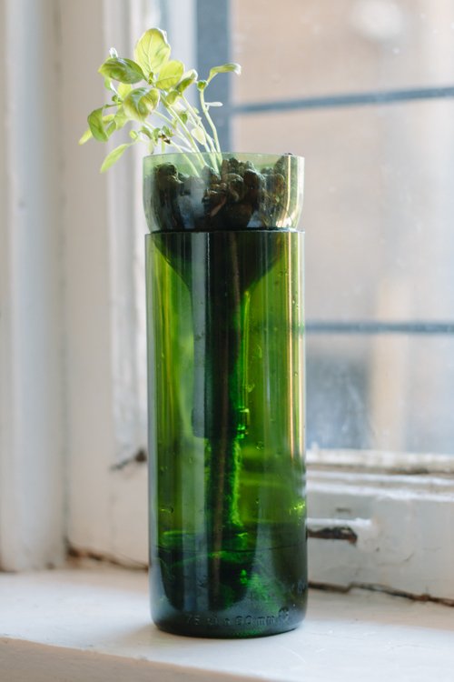 #ArtistExclusive <a href="/TheGreenSuite/">The Green Suite</a> creates unique hydroponic planters to see more of his work stop by #RemixChicago2016