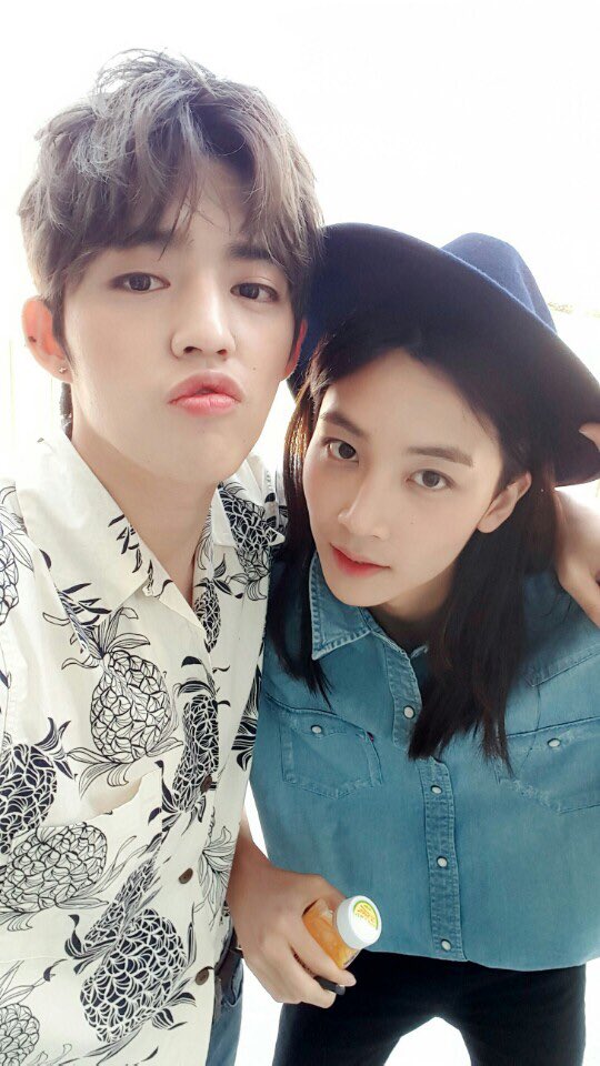 [17's 쿱&한] 오늘도 힘내서 할수있게 해줘서 고마워요! 비오는데 다들 우울하지말고 힘!!! 굳밤~~~~ #세븐틴 #예쁘다