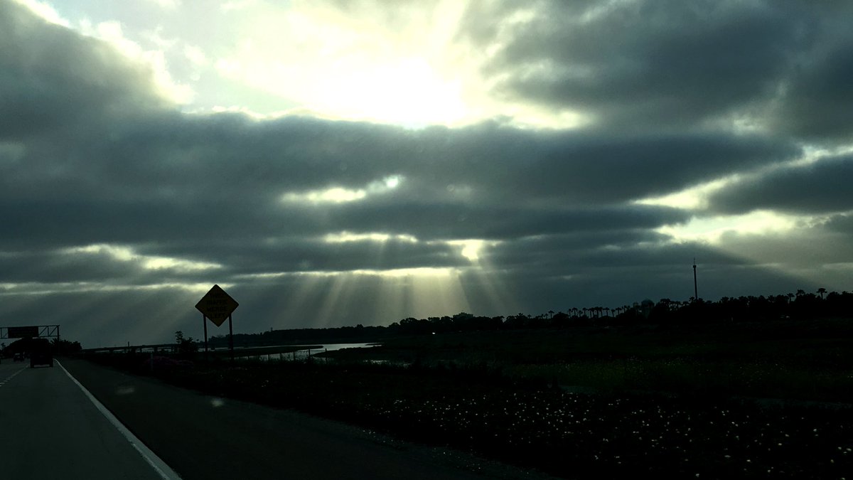 arevalo_nick's tweet photo. Very cool picture I got at #missionbay #SanDiego #PacificOcean #SeaWorld #goinfishing https://t.co/6eWahwZJlJ