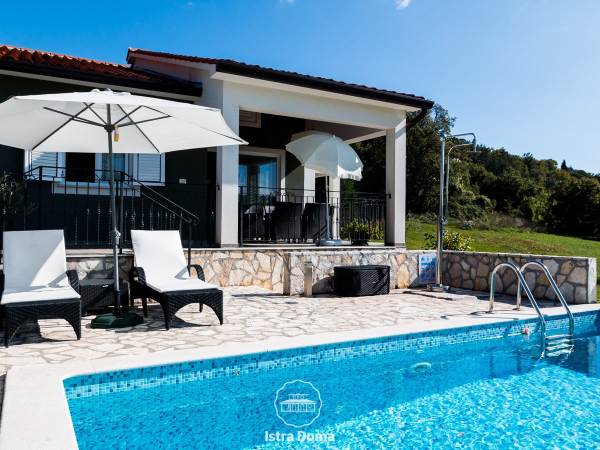 IstraDoma's tweet photo. Modern #vakantiehuis #Istrie #Kroatie 6-8 pers. nu 15% korting periode 04.06-25.06. Boek nu! https://t.co/OBFF04GVGh https://t.co/66Ks5xPkAA