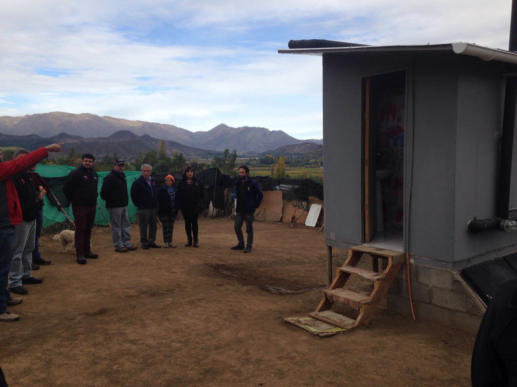 MDSValparaiso's tweet photo. Autoridades conocen experiencia de la Sra Guillermina y como mejoró su calidad de vida con un baño sustentable   BIS https://t.co/fJNTqsOBGn