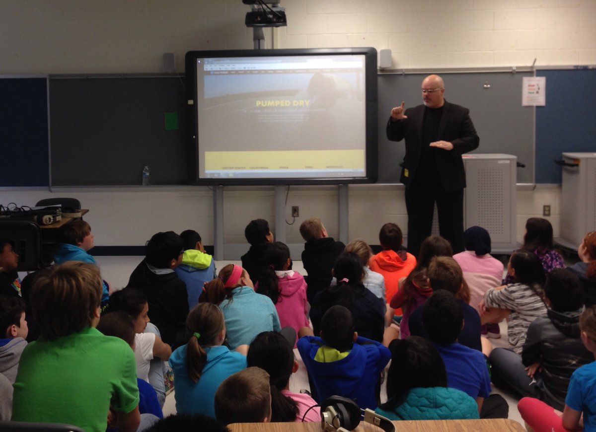 steveelfers's tweet photo. Fun talking to 5th grade @HorizonElem about #PUMPEDDRY! @TDSIanJames #ottw @pulitzercenter @LCPSOfficial @USATODAY https://t.co/nQ8HKxWPey