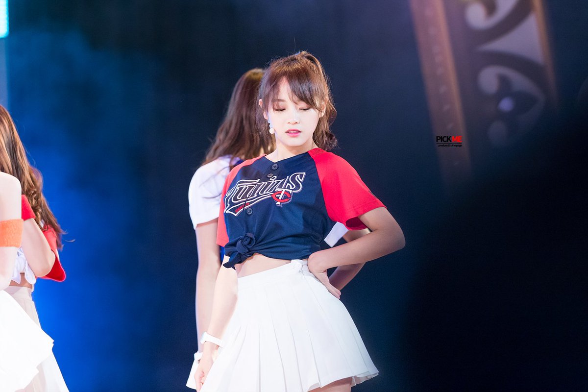 PICK_ME101's tweet photo. 160430 롯데월드 나이트파티 #IOI #아이오아이 #김청하 #김세정 #정채연 @YMC_ent https://t.co/pmQPj2bNGa