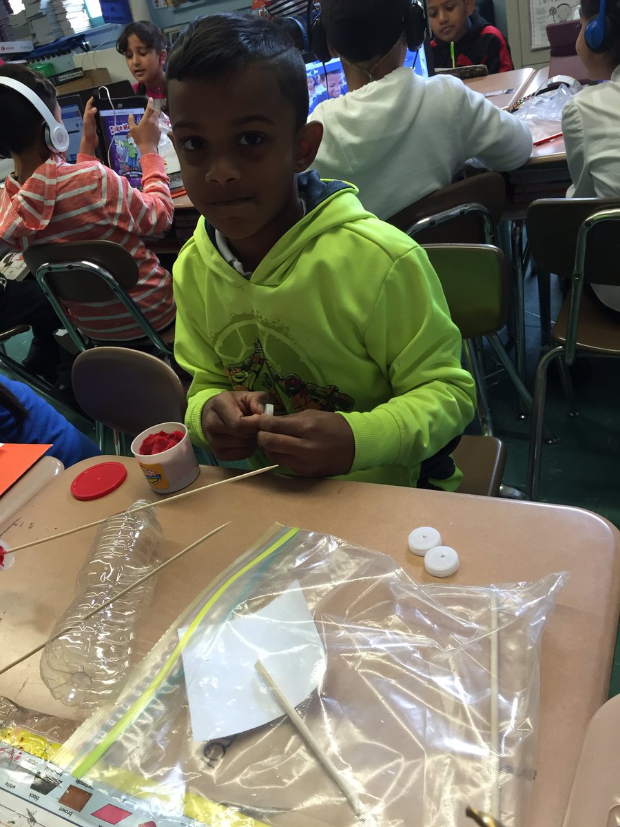 2ndGradeJKO's tweet image. #class201 finishes up their #bottlecars! #writing #labreport #2ndgrade #experiment #mrsgrubstein @PS66JKO