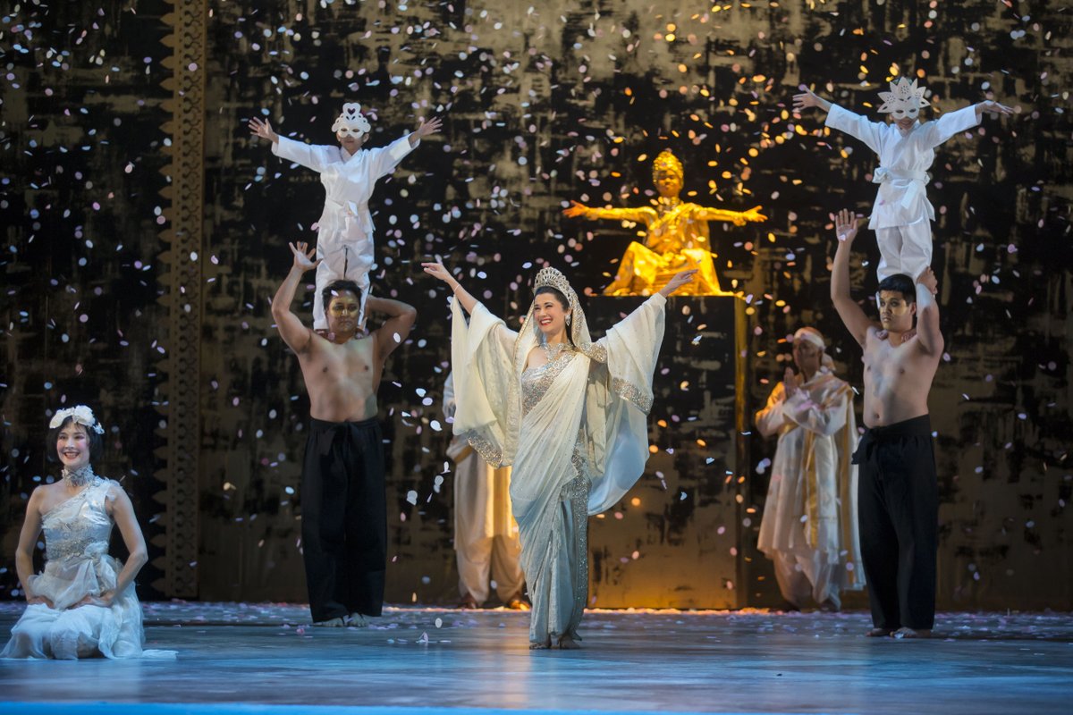 LyricOpera's tweet photo. .@ARviolin asked how many lbs of tissue paper confetti will be used in #LyricKing. The answer? 55lbs over 26 shows! https://t.co/VdnS32XL5B