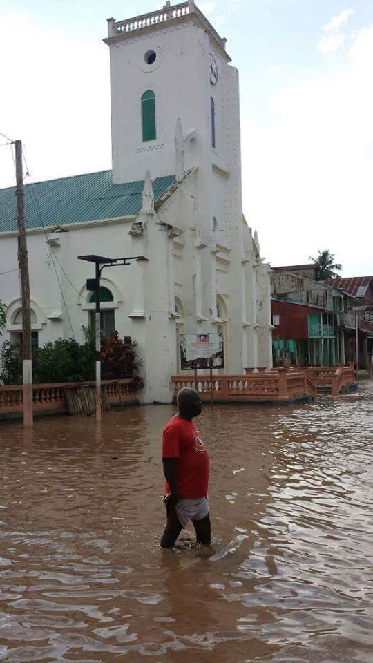 Jeapam's tweet photo. Inondation à Baradères dans le département des Nippes. https://t.co/8bREpGJm9O