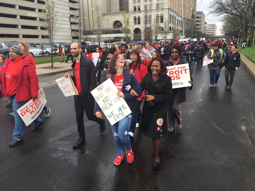winfrey_janice's tweet photo. Once a Teacher, always a Teacher. #DFTstrong https://t.co/zho1vdUQ3Z