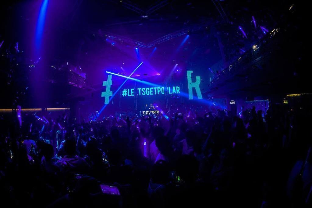 #letsgetpolar #futureisticpolarbears #epicbangkok photo by #winphotograph #Siam2nite ift.tt/1rdvfcC