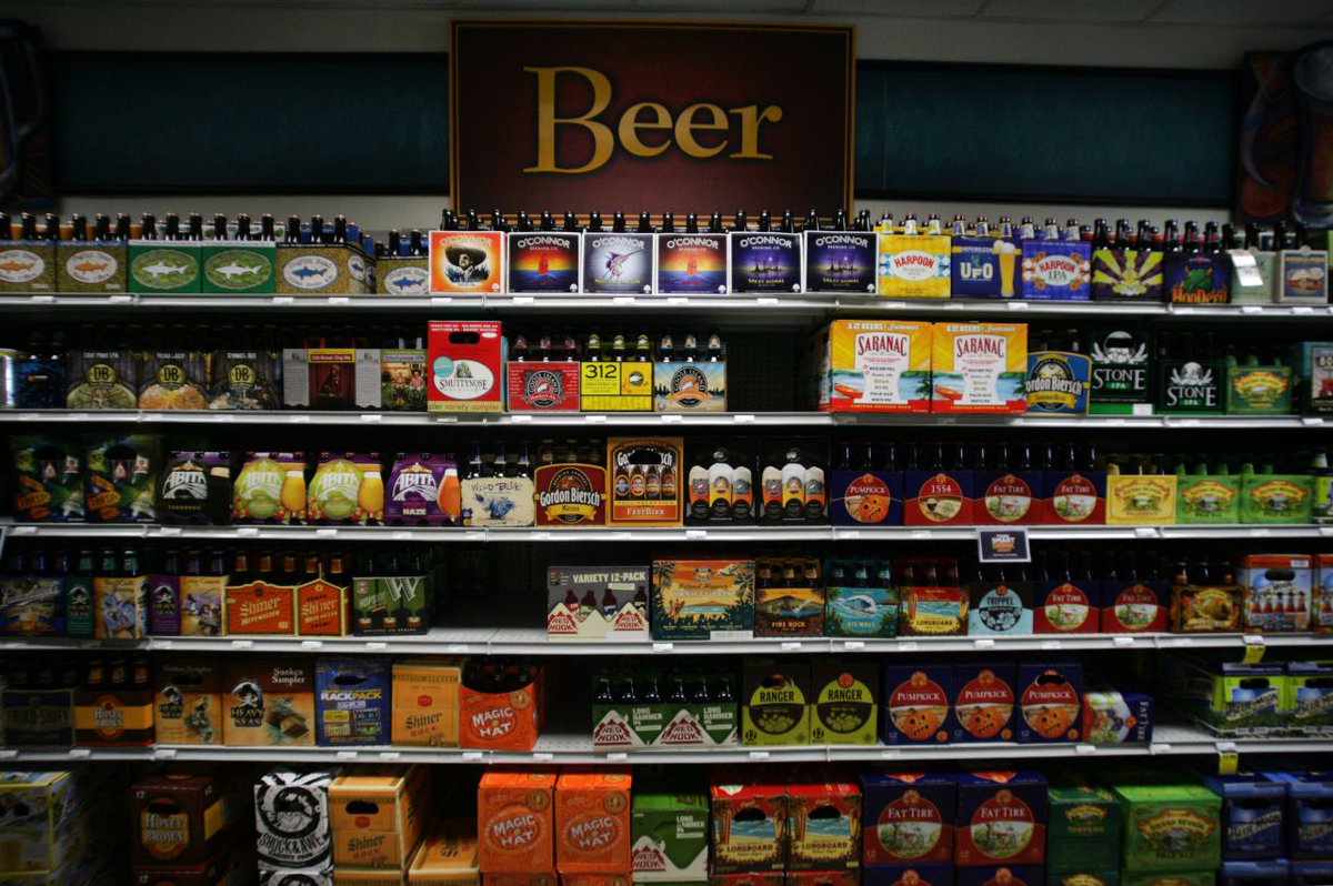 WBUR's tweet photo. Boston licensing board approves BYOB proposal: https://t.co/Y9Qhb1Uk9s (@AP photo) https://t.co/nevW2lRA4Q