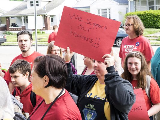 courierjournal's tweet photo. .@JCPSKY teachers stage series of "walk-ins" this week in protest https://t.co/PymVrcTlKm #wearred4publiced https://t.co/kwU34U8VFs