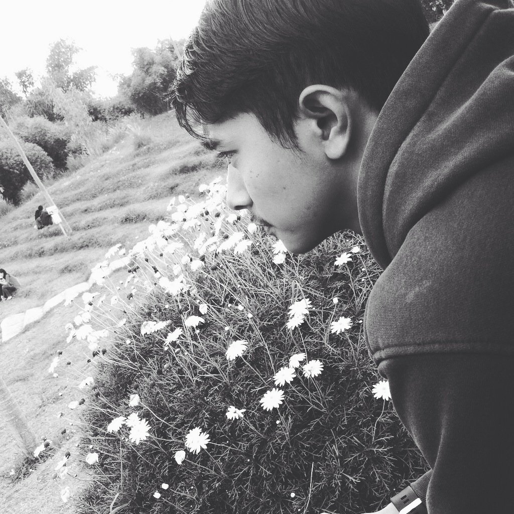 devihrdy's tweet image. When he was a small man, he wished the world , hard work will bring it success