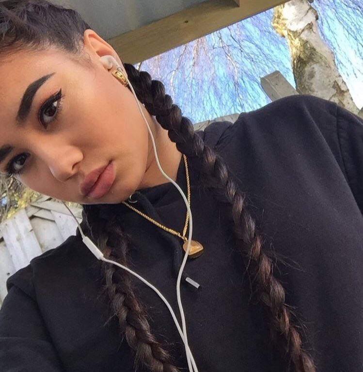 New Fake ... Can you retweet me ?? 😚