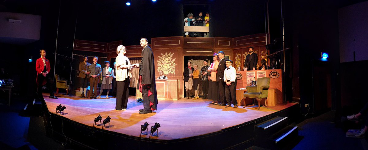 expressathon's tweet photo. A panorama of the Marple/Poirot wedding from episode 25, with @ruthbratt *still* hoping @thejustinbrett doesn't die https://t.co/oOpJIkqnCj