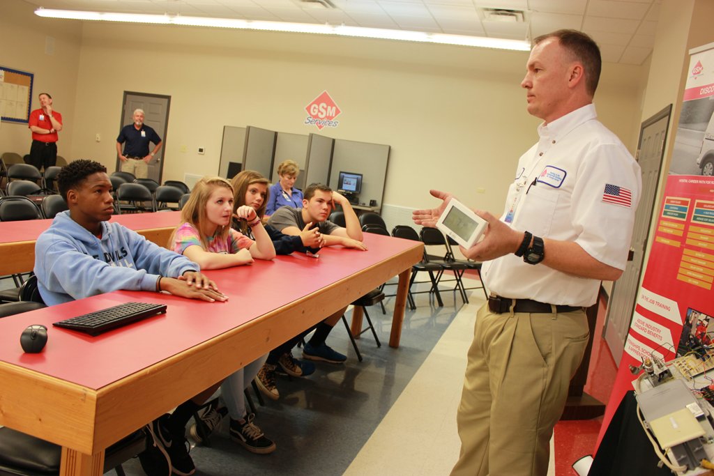 Thank you to the @gastonchamber for giving our kids a great Students@Work Day! Story: gaston.k12.nc.us/studentsatwork