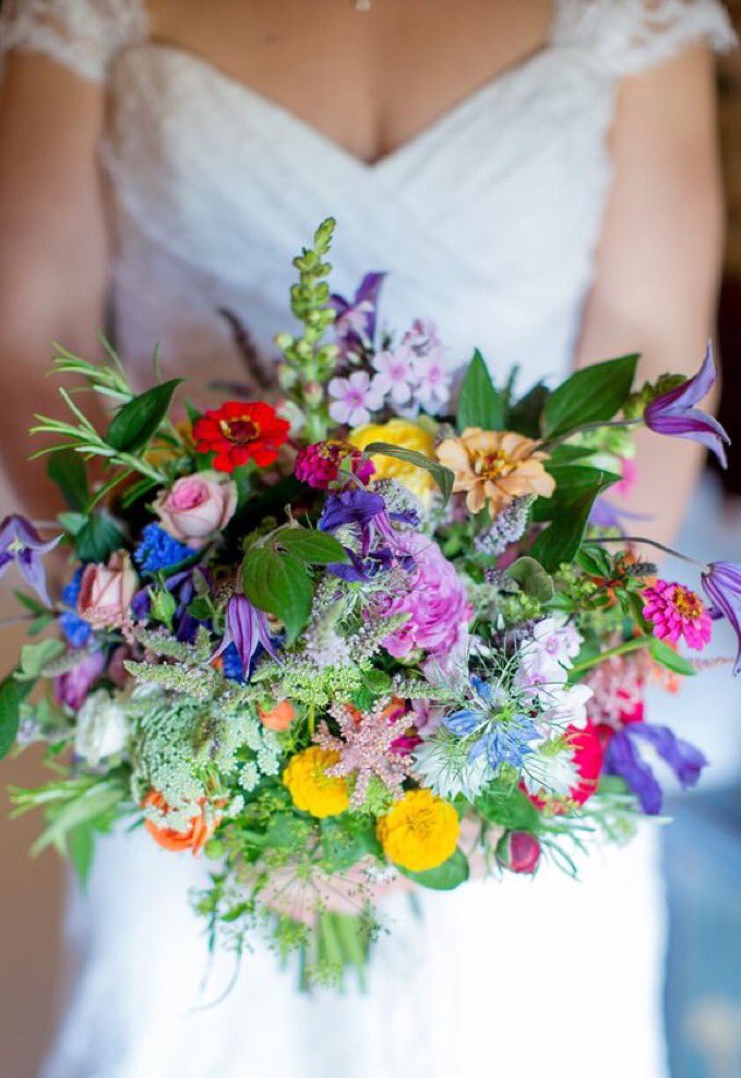 Thought about using wild flowers in your wedding bouquet? Read on... ow.ly/4nks14