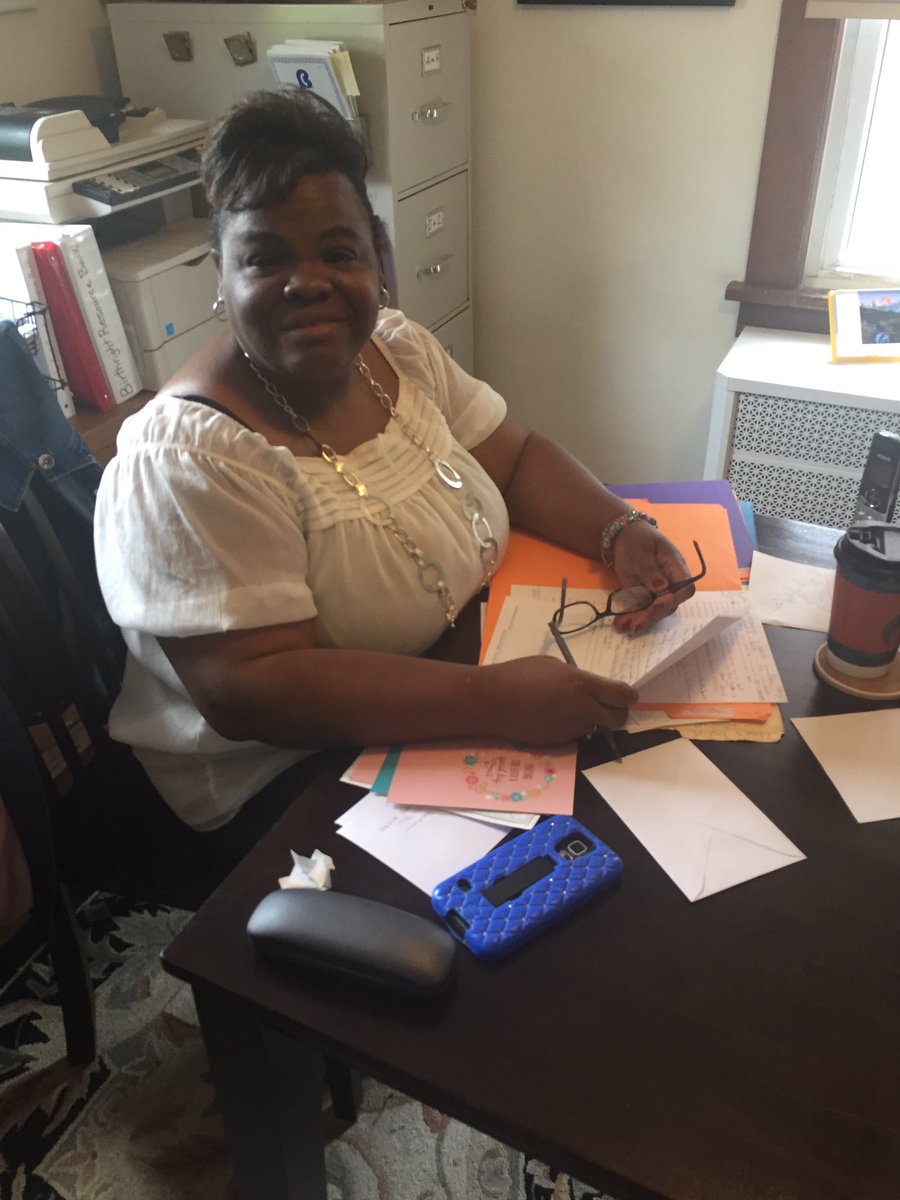 CHWomensCenter's tweet photo. One of our beautiful volunteers hard at work. #birthrightsharesGodslove #lovehopesupport https://t.co/fnYaaNXJFr
