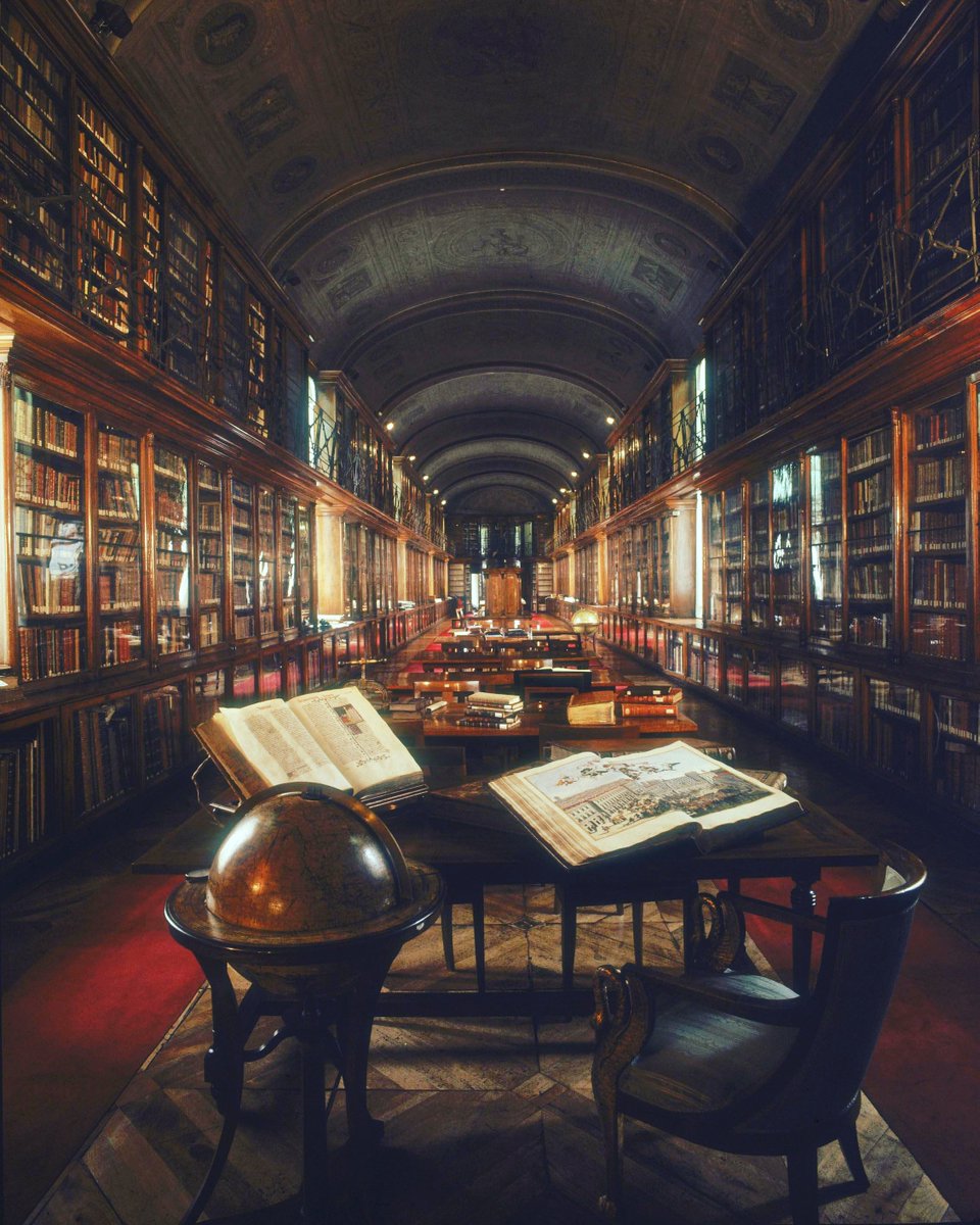 LucaRossi369's tweet photo. Vi capita ancora di frequentare quei luoghi magici, unici e vibranti di emozioni chiamati 'biblioteche'?:-) #torino https://t.co/0JUqHV6uu1