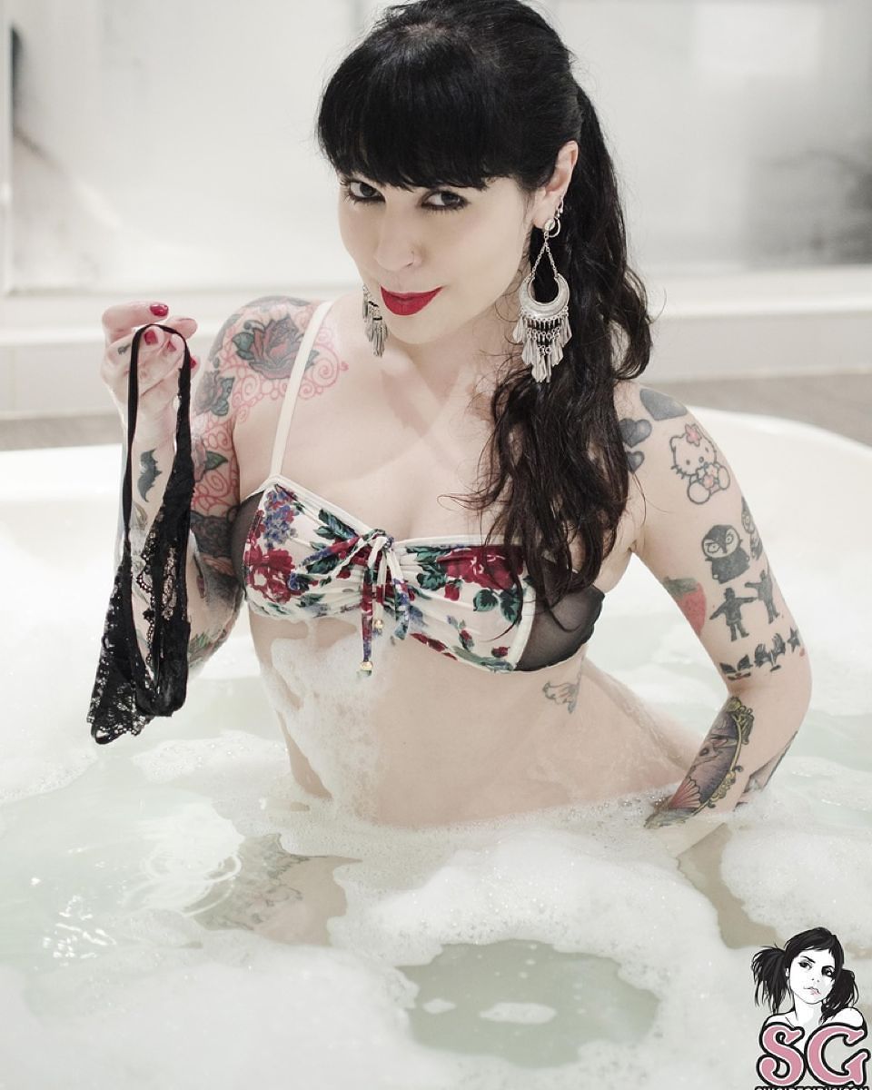 BelasTatuadas's tweet photo. Luciana Suicide
IG: @Luciana.Suicide https://t.co/NvlvOfEoJh