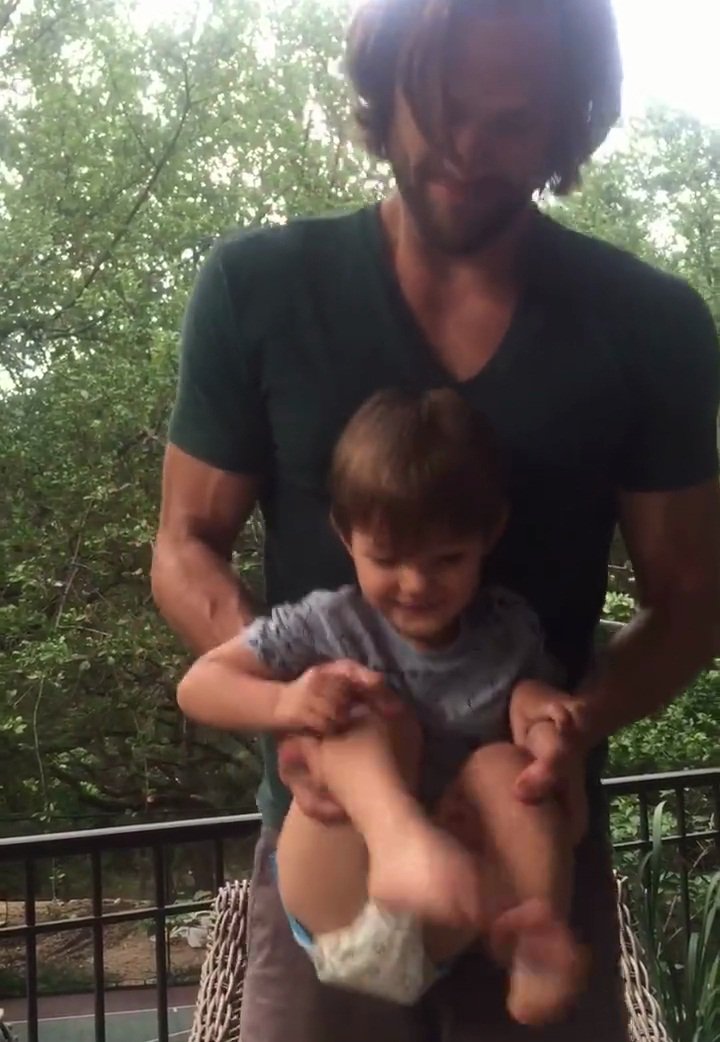 Team_SamW's tweet photo. Look how happy Jared &amp; Shep are 😍 #HiatusRules
Thanks to @realGpad &amp; @jarpad for sharing this precious gem of video https://t.co/qZqKRR2vwT