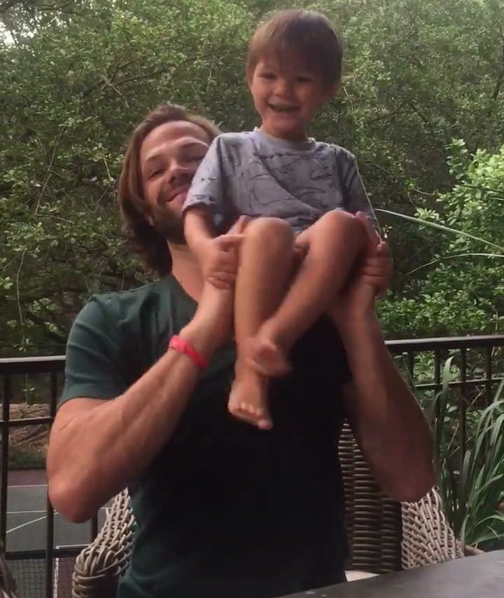 Team_SamW's tweet photo. Look how happy Jared &amp; Shep are 😍 #HiatusRules
Thanks to @realGpad &amp; @jarpad for sharing this precious gem of video https://t.co/qZqKRR2vwT