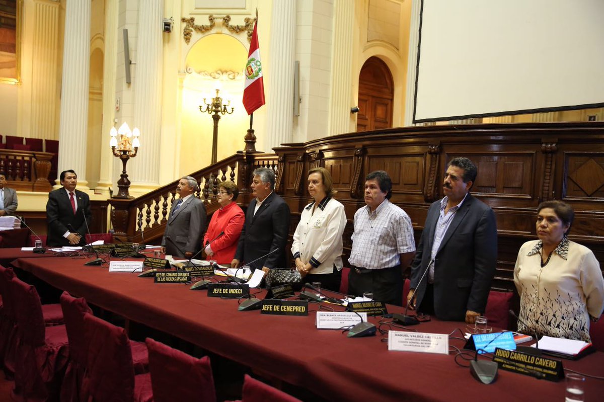 Comisión de Defensa guardó minuto de silencio por héroes del Combate del 2 de mayo de defendieron soberanía del Perú