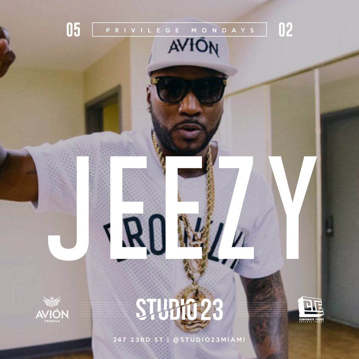 Jeezy's tweet photo. Studio 23 tonite! Pull up ⛄️ #Avion #Avionnation https://t.co/6hx3bB9v52