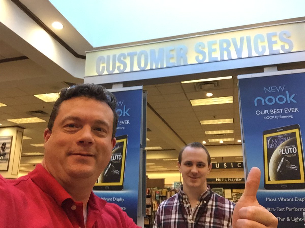 LateNightIM's tweet photo. Ordered another copy of #WillItFly @PatFlynn for wife @ballcapmom. B&N guy - 3 copies left in all US!!! #ProjectWIF https://t.co/LBjGo0kexq