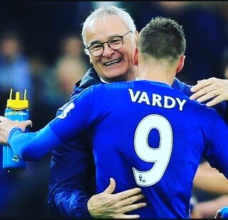 lloris_4's tweet photo. I due complici dell'impresa! ⚽🏆
#LeicesterCity #Champion #TheHistoryOfPremierLeague https://t.co/VF7NBZiyVm