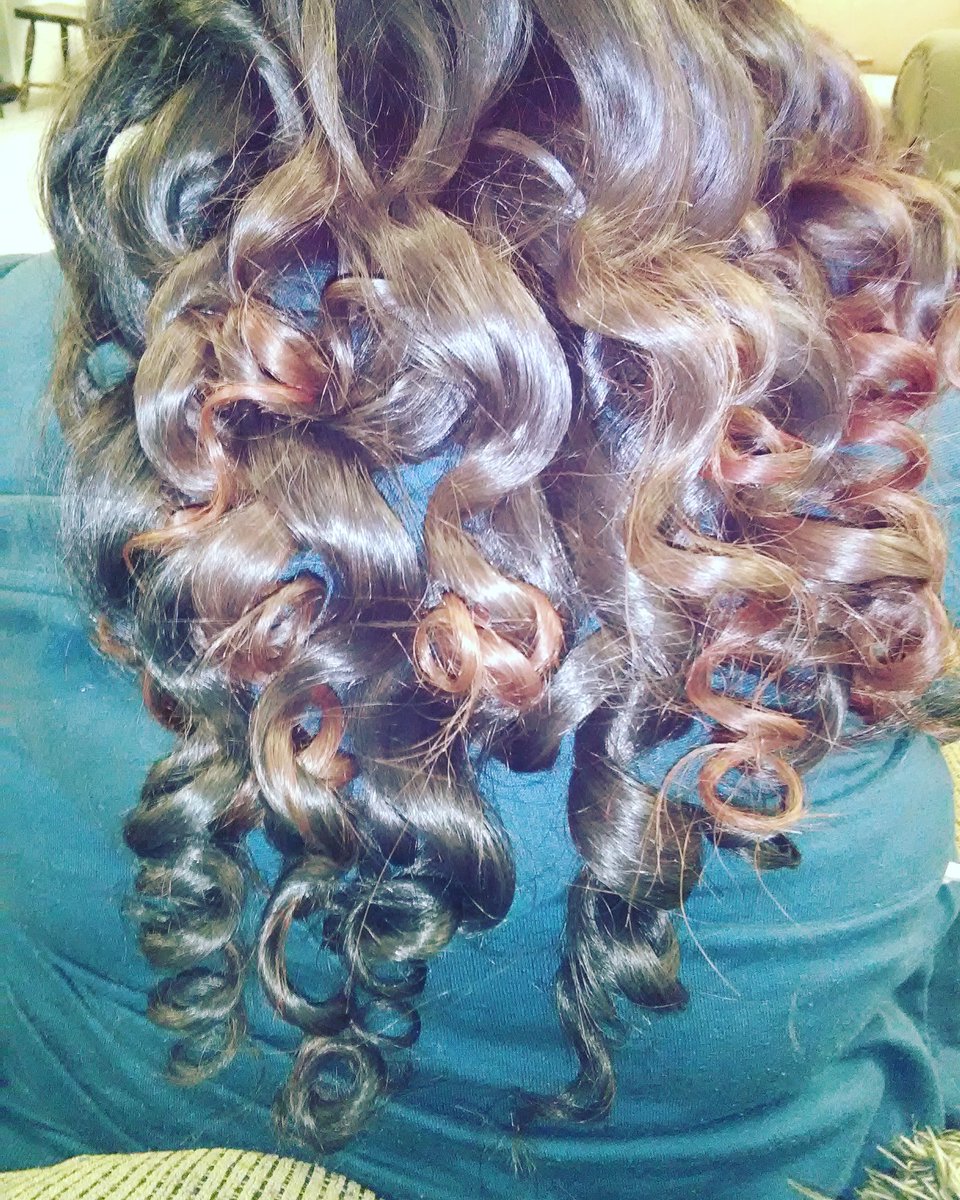 neverybodyelse's tweet photo. 🔉 #affordable #fullweaves & more by #BaltimoreUprising @QueenZheep #DMV stylists... yes i travel 😘 #BOOKNOW https://t.co/BhMNxPGEh3