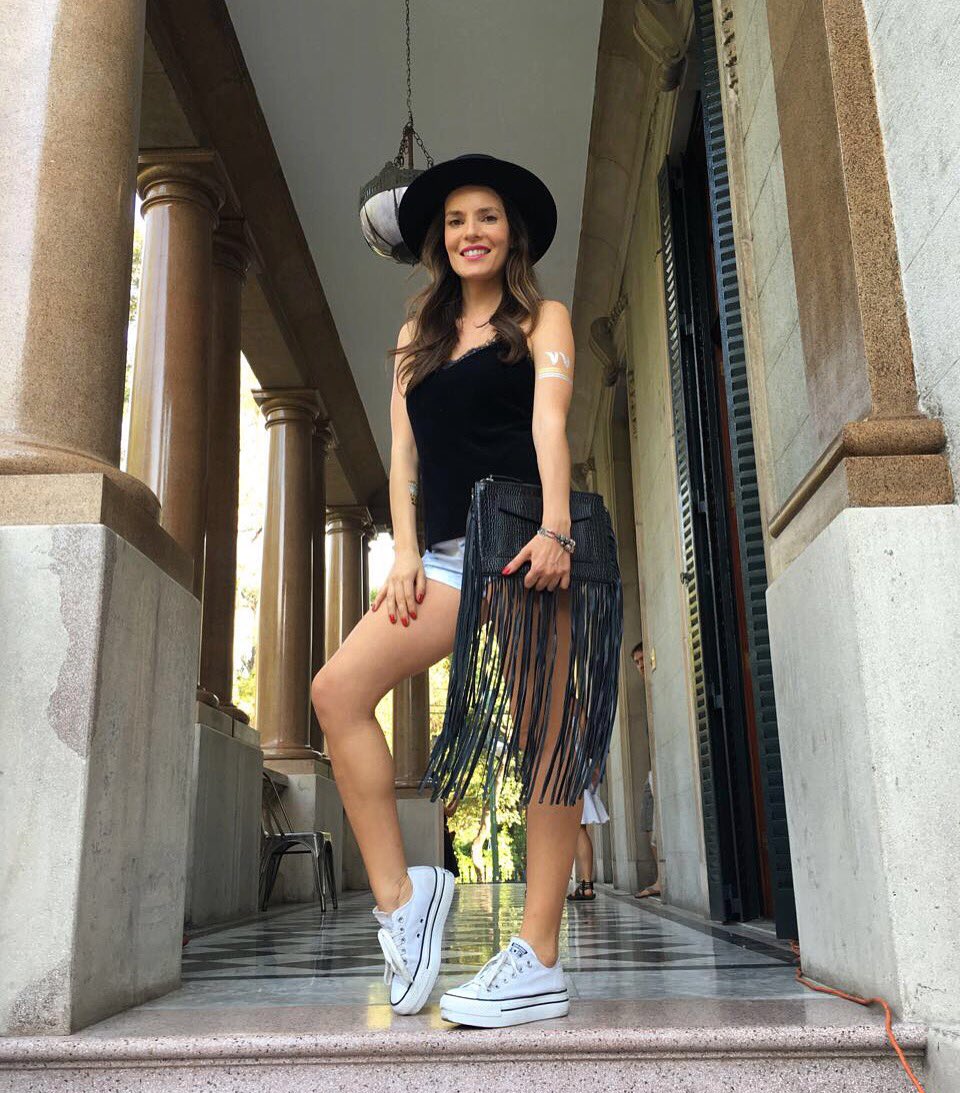 AliciaMah's tweet photo. Guapísima @sofiablanchet con bolsa #AliciaMah y sombrero de @godswillhats 🎩👌🏻 https://t.co/sY9mflCKUj
