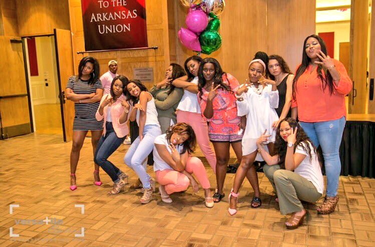 NotAnotherLikeT's tweet image. When you're some college girls, but still remember where you came from.. 🙃 #dacity