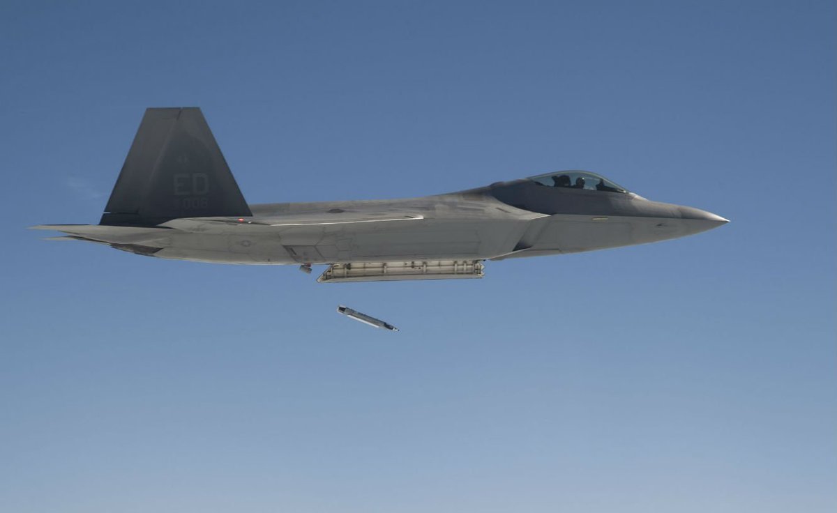 QuinlanJudith's tweet photo. Why the @LockheedMartin F-22 trumps the B-52 against North Korea via @warontherocks at https://t.co/KEQWfBulOo https://t.co/85WH2jdZ37