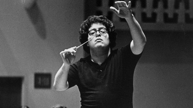 EarOnDalton's tweet image. Here's a start...  let's solve some #operaproblems
    @WQXR @giphy