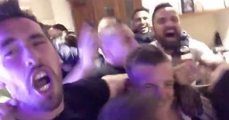 MirrorEFL's tweet photo. Watch the moment Leicester City players found out they were Premier League CHAMPIONS #LCFC https://t.co/2tcK7LrqPo https://t.co/KENO8xyfmt