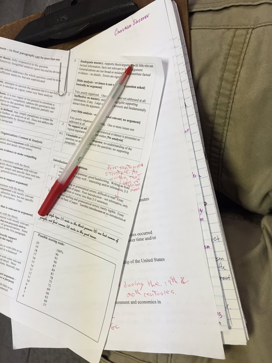Nesseldude's tweet photo. Dying here: these essays just never end. At dance class. #hateGrading. https://t.co/9CTQFc7fPf