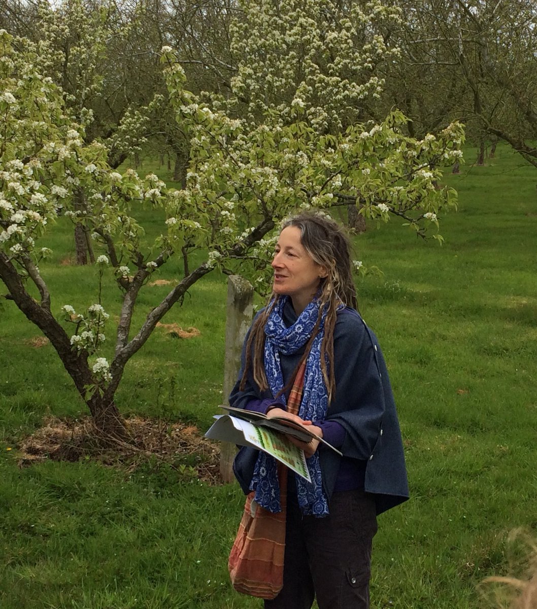 DrinkBritain's tweet photo. Lyrical walk, talk'n'taste with Jess &amp; @onceuponatree at Dragon Orchard #putley @TheBigAppleHfd #blossomtime https://t.co/Bu27QB8OWz