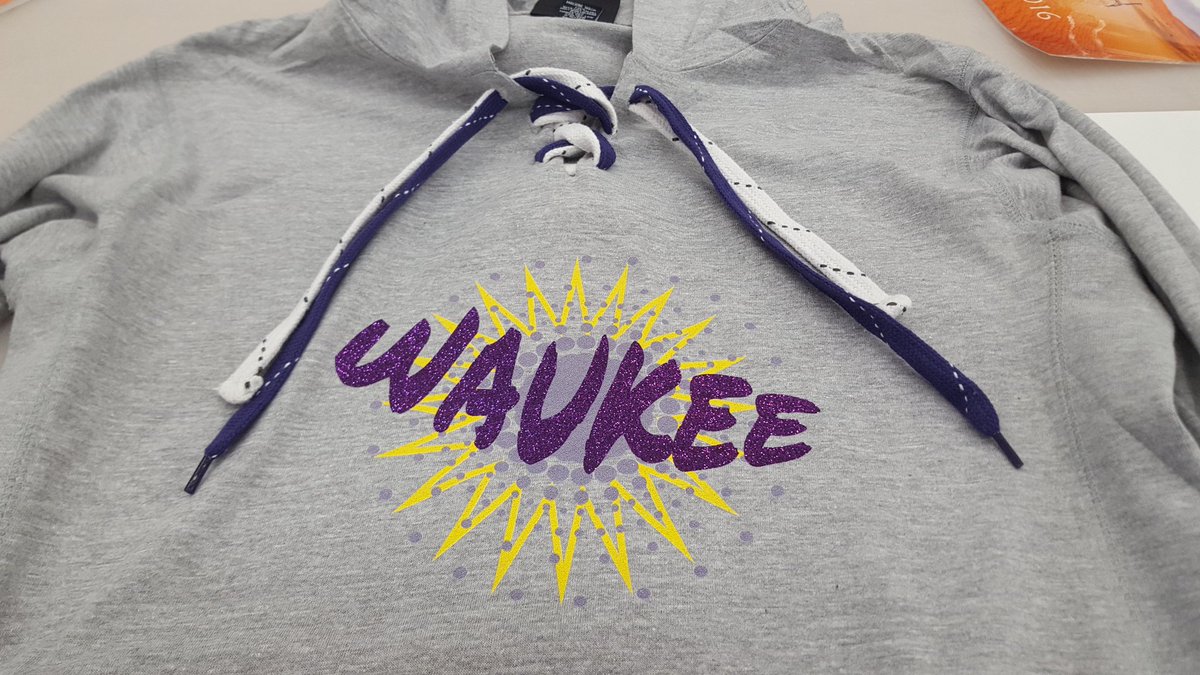 4Hourtees's tweet photo. #waukee #4HourTees #Tshirts #hoodie https://t.co/8RzdjLyAS2