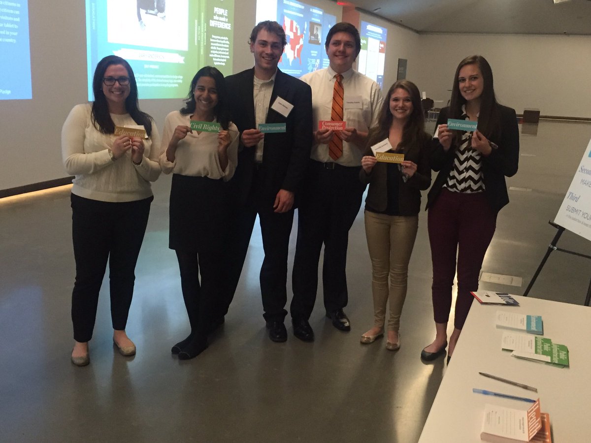 AdelineTavarez's tweet photo. Today we pledged to make a difference in our communities #POL390 @ProfessorU @scottferson https://t.co/UbfbHUQFIY